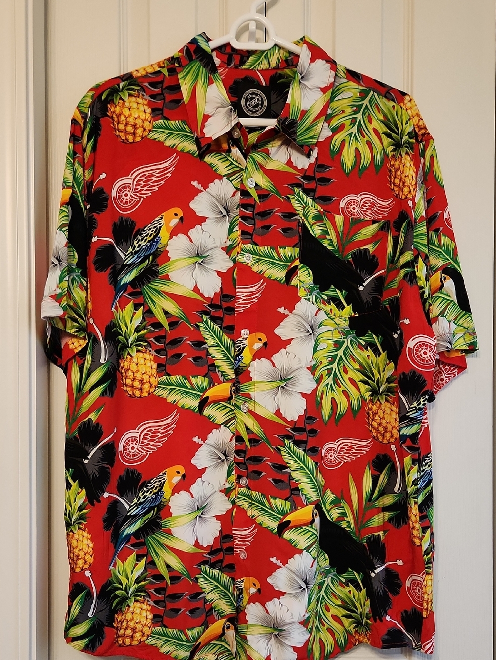 NHL Red Wings Hockey Tropical Parrot, Toucan & Pineapple Button-Down Shirt